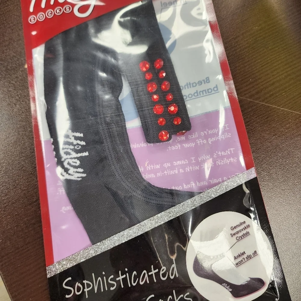 HIDEY SOCKS‎ Swarovski Crystal Embellished No Slip Socks NWT
